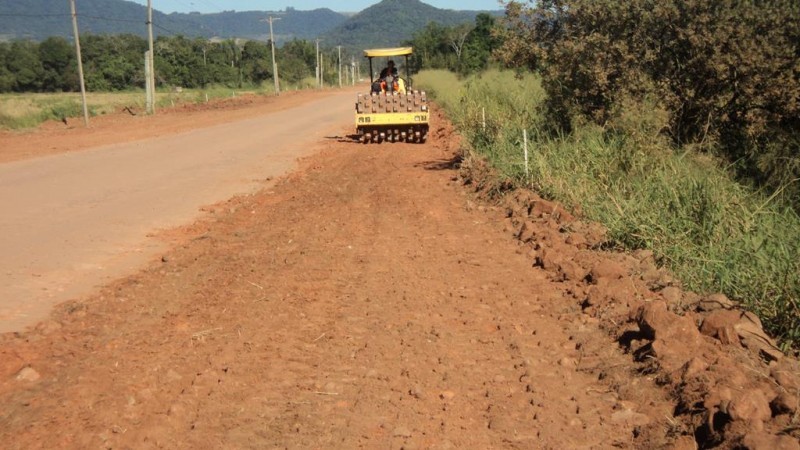 Além da terraplanagem, será realizada a drenagem e pavimentação da rodovia