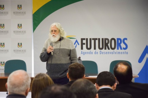 O engenheiro Vicente de Britto Pereira foi um dos palestrantes do evento realizado nesta terça-feira (19).